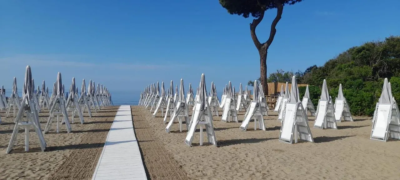 Ibiscus Beach Village Follonica 0*,  Italy