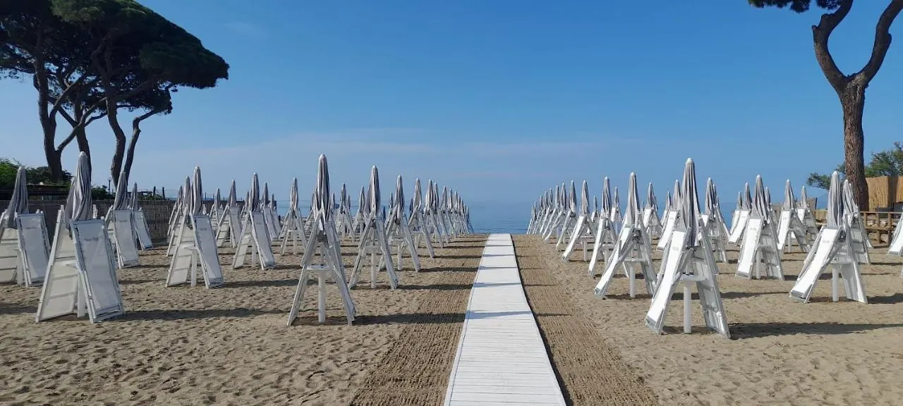 Ibiscus Beach Village Follonica Aparthotel